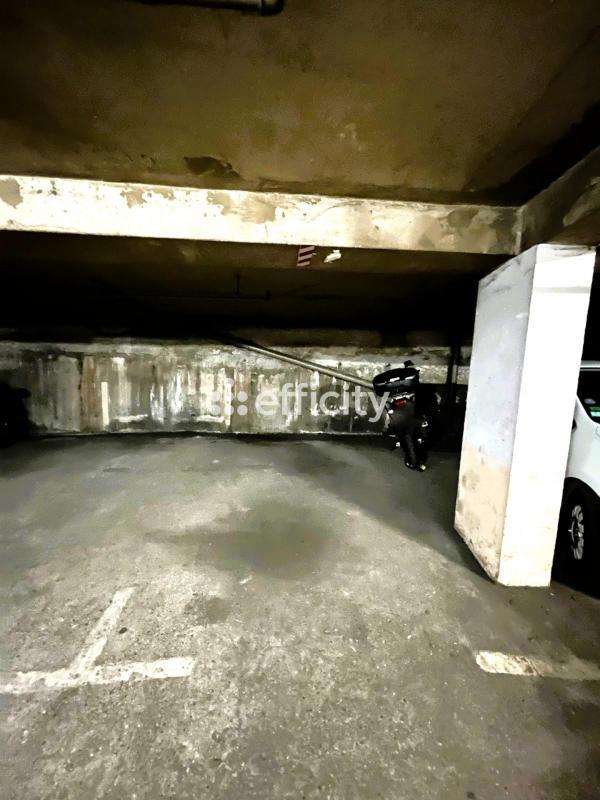 Parking / Garage - 14 m²
