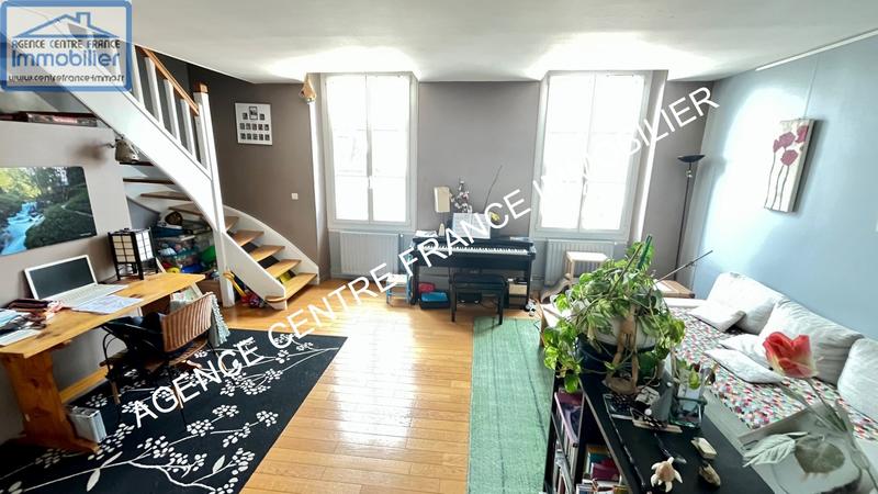 Appartement - 102 m² - 4 pièces