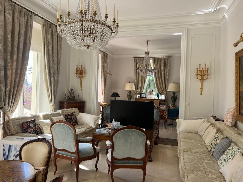 Villa - 500 m² - 10 pièces