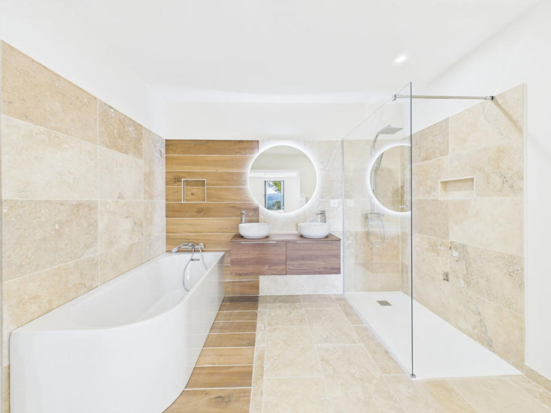 Maison - 280 m² - 10 pièces