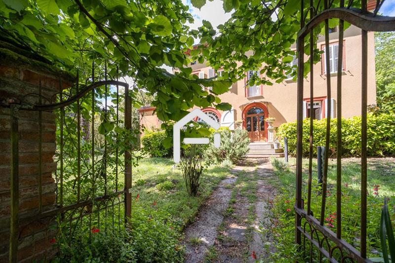 Maison - 250 m² - 7 pièces