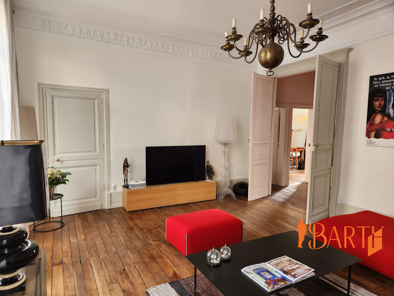 Maison - 350 m² - 10 pièces