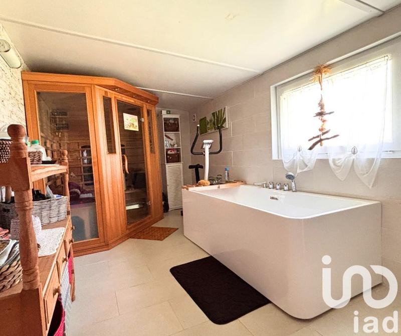 Maison - 200 m² - 7 pièces