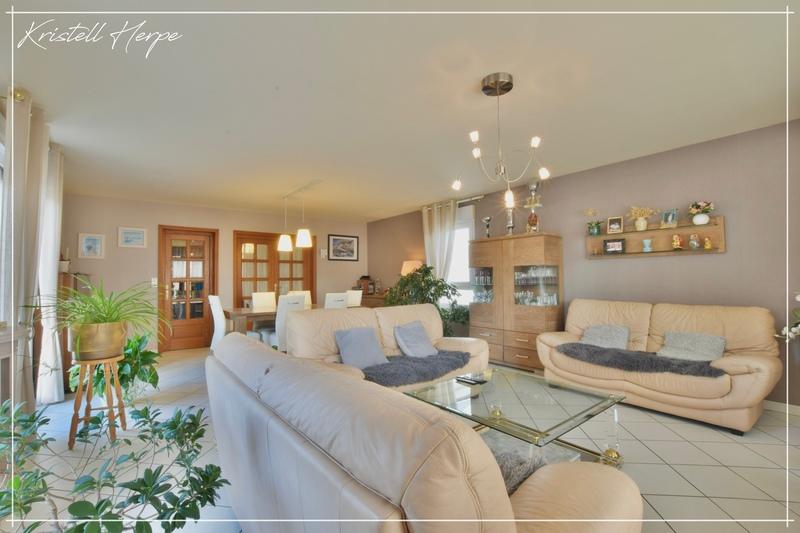 Maison - 220 m² - 9 pièces