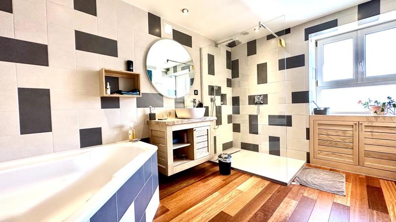 Maison - 147 m² - 6 pièces