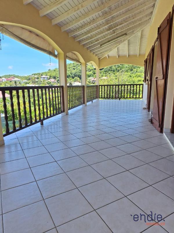 Maison - 70 m² - 4 pièces