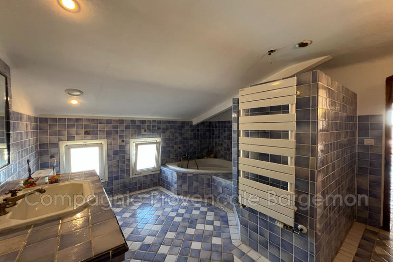 Bastide - 490 m² - 17 pièces