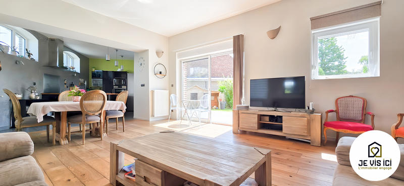 Maison - 220 m² - 8 pièces