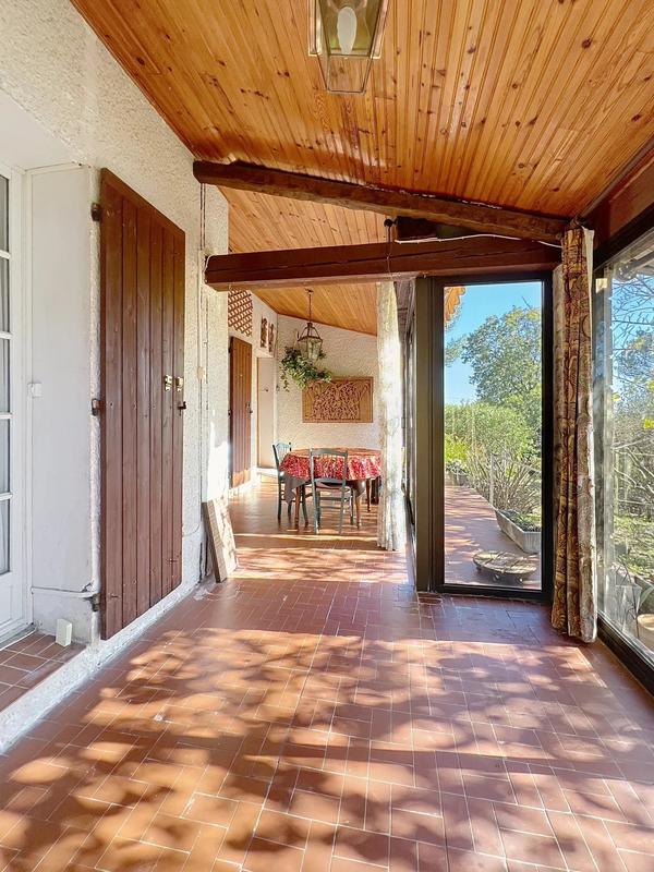 Propriété - 192 m² - 8 pièces