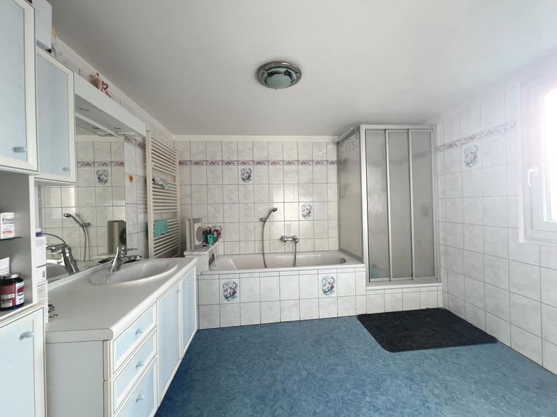 Maison - 240 m² - 10 pièces