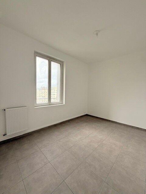 Appartement - 80 m² - 5 pièces