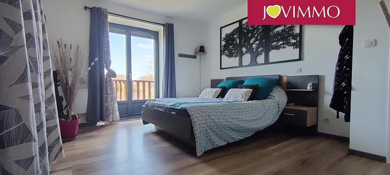 Maison - 234 m² - 8 pièces