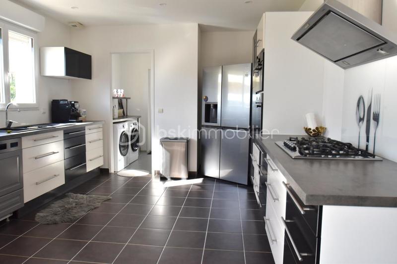 Pavillon - 158 m² - 7 pièces