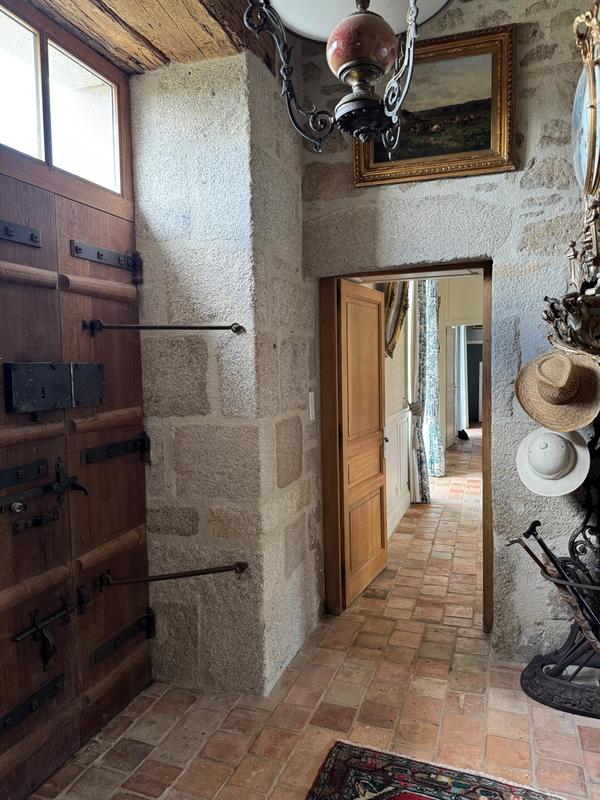 Maison - 304 m² - 9 pièces