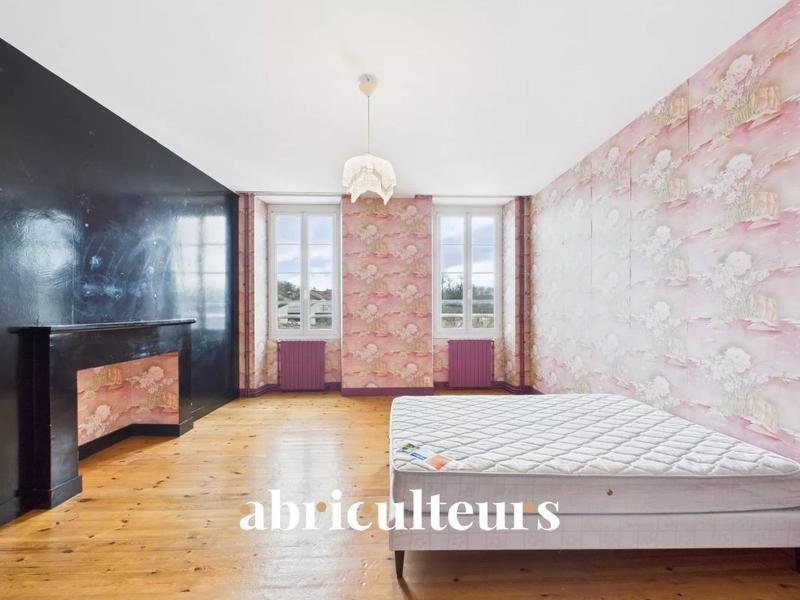 Maison de maîtres - 350 m² - 10 pièces