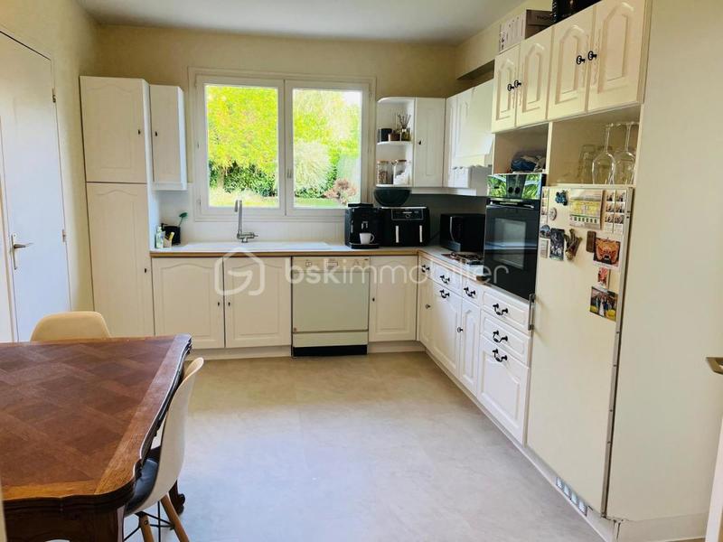 Maison traditionnelle - 151 m² - 6 pièces