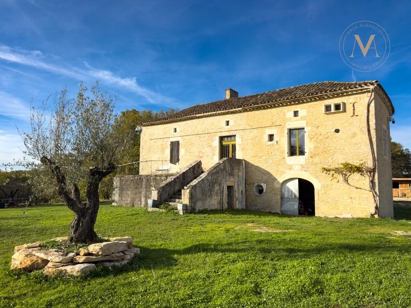 Haras - 250 m² - 6 pièces