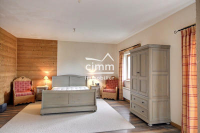 Châlet - 239 m² - 7 pièces