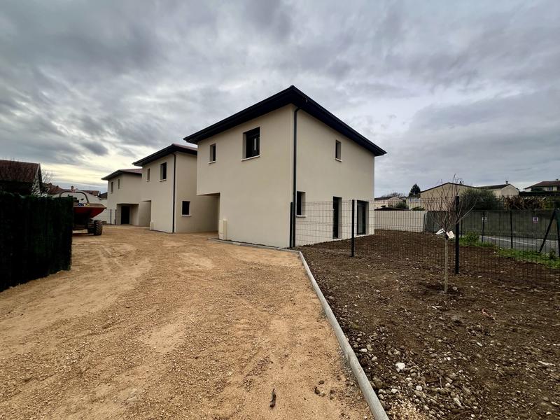 Maison - 96 m² - 4 pièces