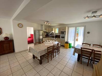 Maison - 196 m² - 15 pièces