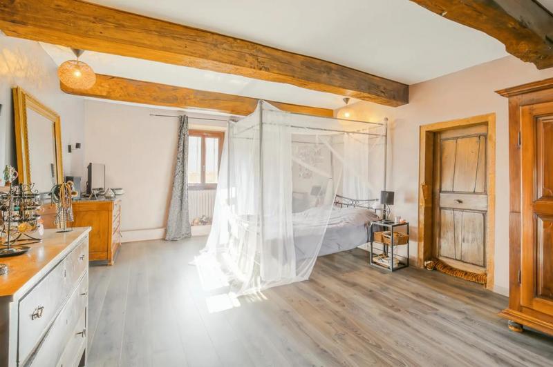 Maison - 340 m² - 10 pièces