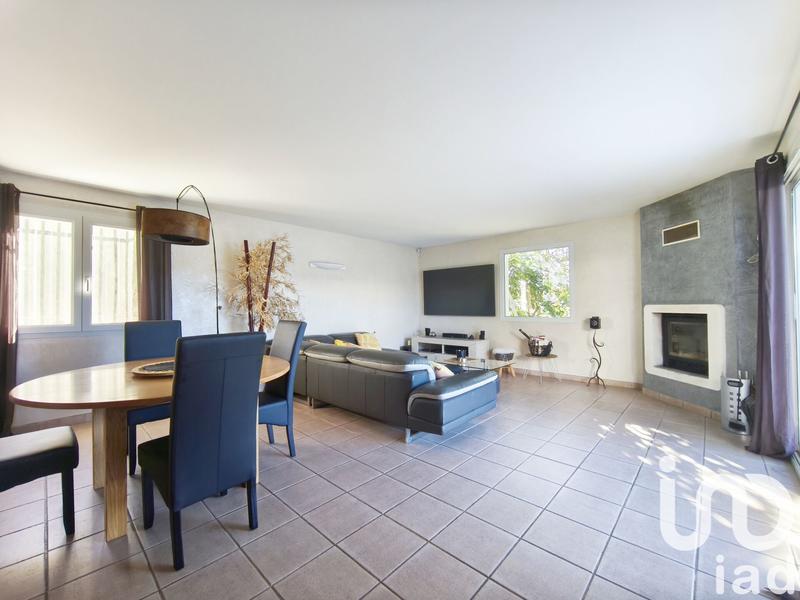 Maison - 225 m² - 8 pièces