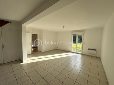 Maison traditionnelle - 92 m² - 5 pièces