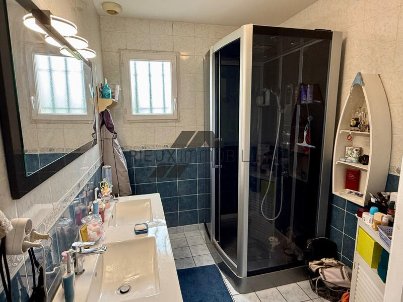 Propriété - 100 m² - 6 pièces