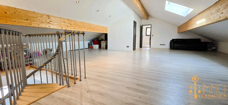 Villa - 215 m² - 5 pièces