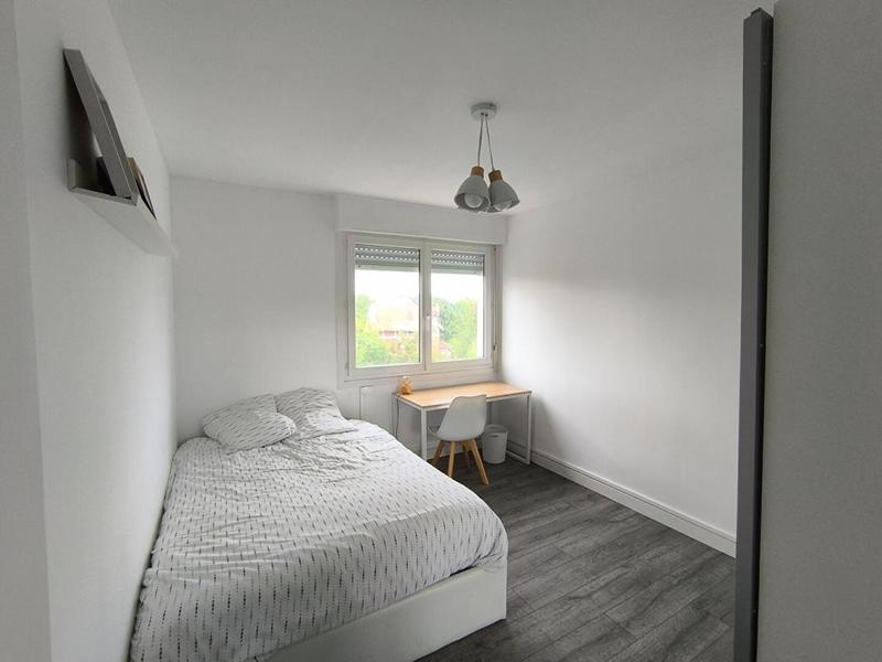 Appartement - 99 m² - 6 pièces