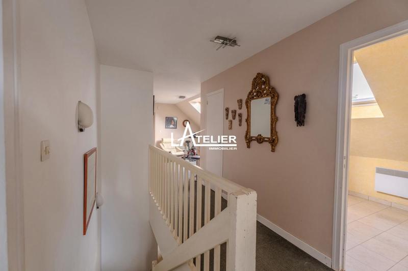 Maison - 230 m² - 11 pièces