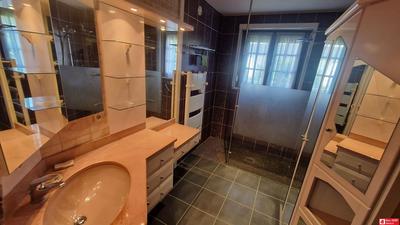 Maison traditionnelle - 137 m² - 6 pièces