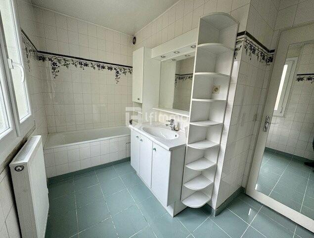 Appartement - 100 m² - 5 pièces