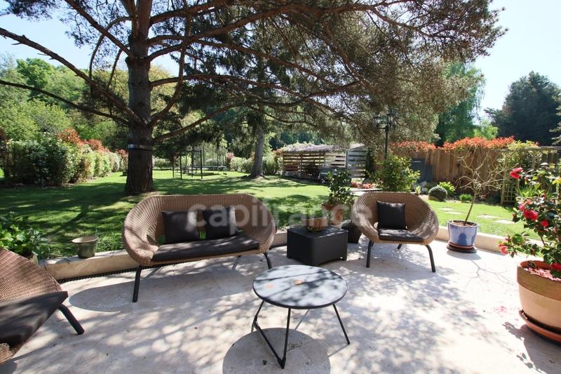 Maison - 215 m² - 9 pièces