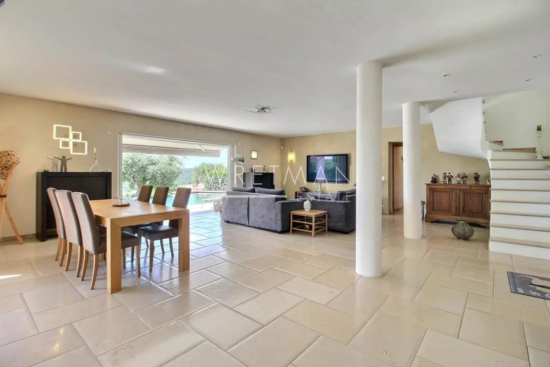 Villa - 180 m² - 5 pièces