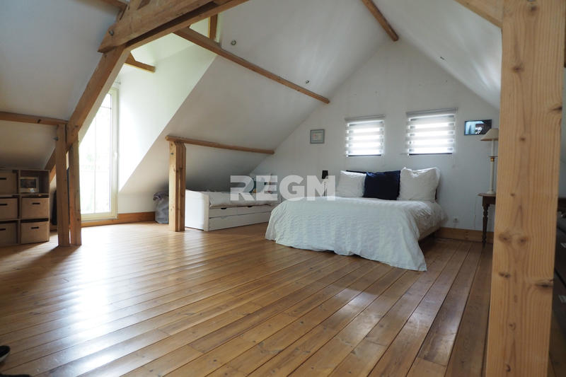 Maison - 310 m² - 8 pièces