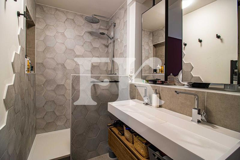 Appartement - 144 m² - 6 pièces