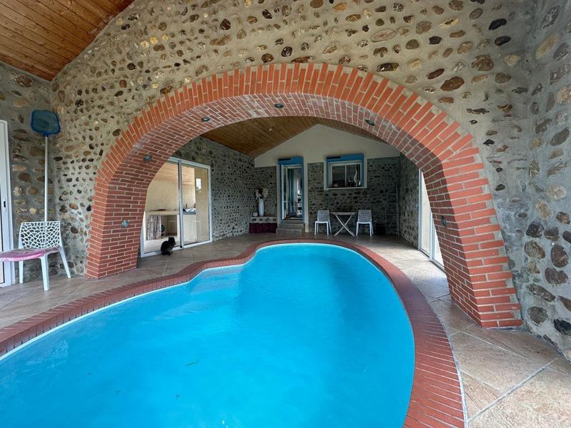 Maison - 230 m² - 6 pièces