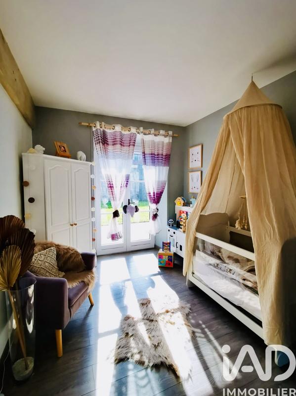 Maison - 210 m² - 6 pièces