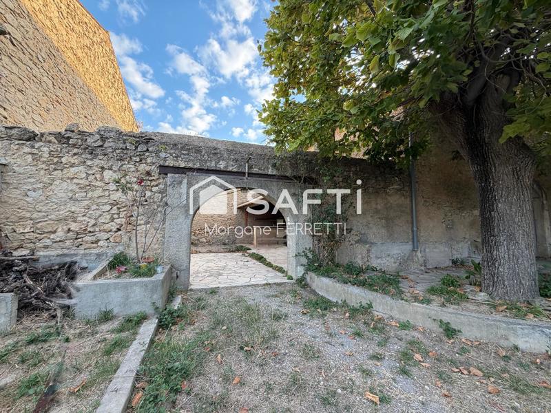 Maison - 250 m² - 7 pièces