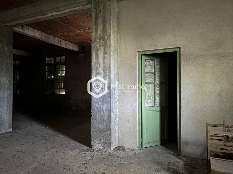 Maison ancienne - 700 m² - 4 pièces