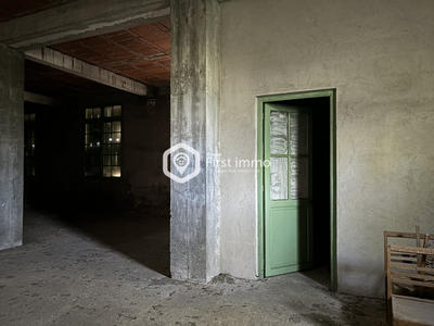 Maison ancienne - 700 m² - 4 pièces