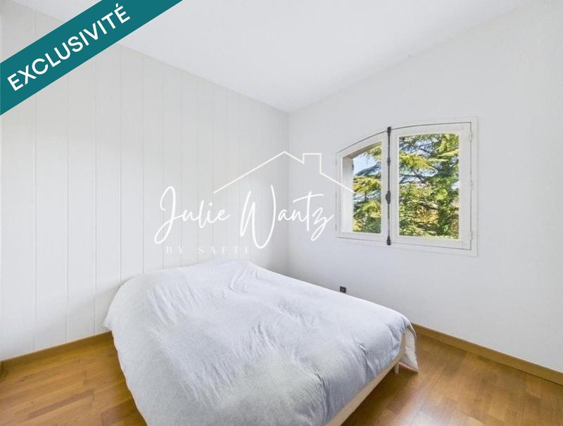 Maison - 400 m² - 8 pièces