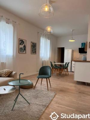 Chambre - 11 m² - 1 pièce