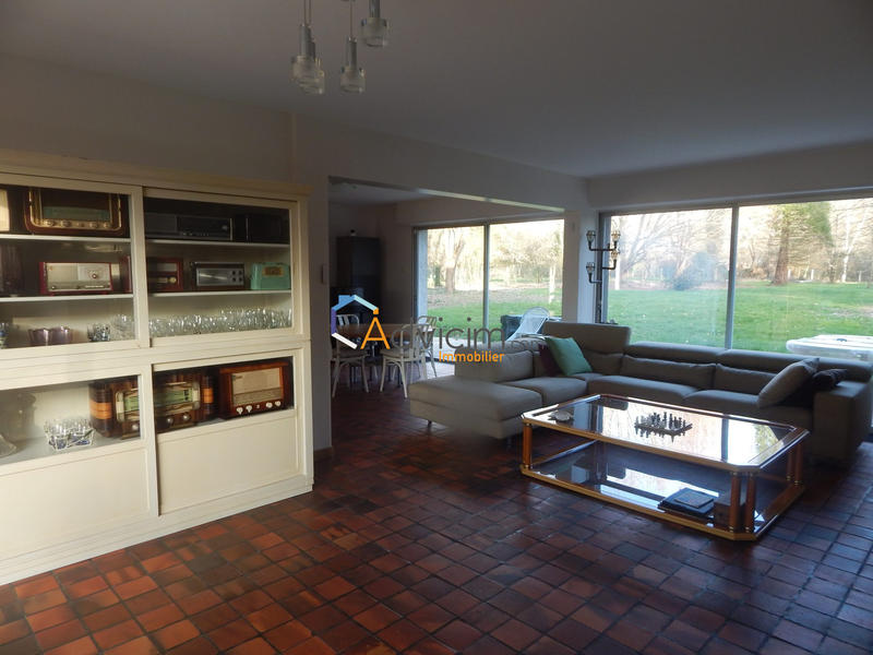 Villa - 250 m² - 8 pièces