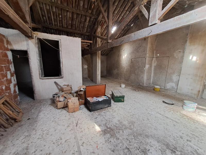 Maison - 166 m² - 8 pièces