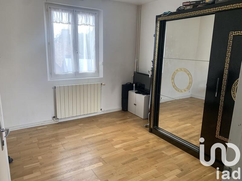 Maison - 205 m² - 9 pièces