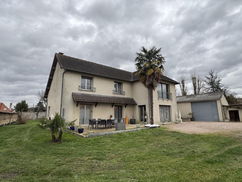 Maison - 210 m² - 6 pièces