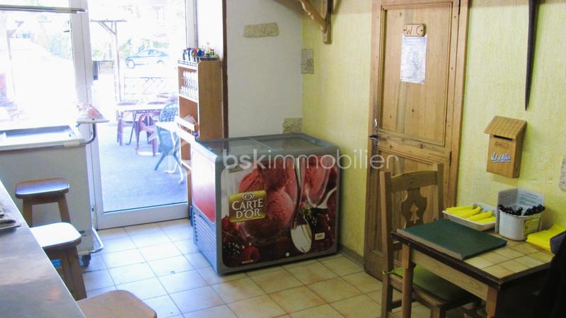 Local commercial - 76 m² - 1 pièce