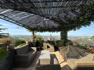 Maison - 311 m² - 8 pièces